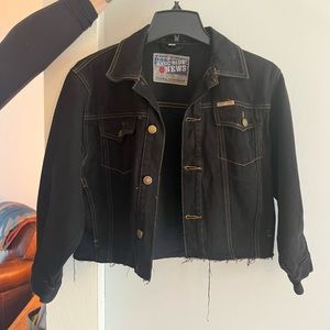 VINTAGE CROPPED BLACK DENIM JACKET
